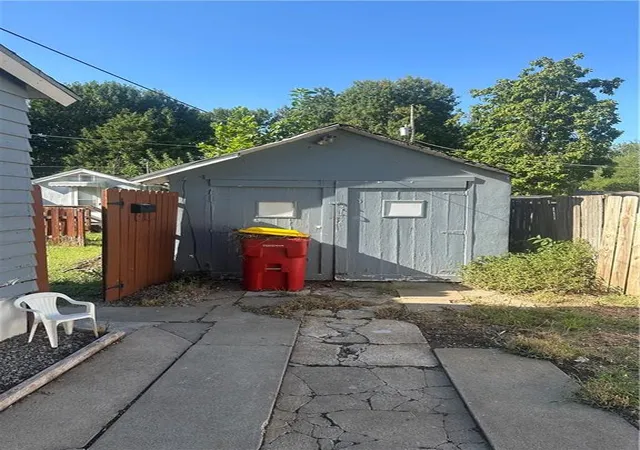 Photo 2 of Single family home for sale at 612 W Forest St, Pittsburg, KS 66762 | MLS# 2639293 | Listing updated on 2026-09-01