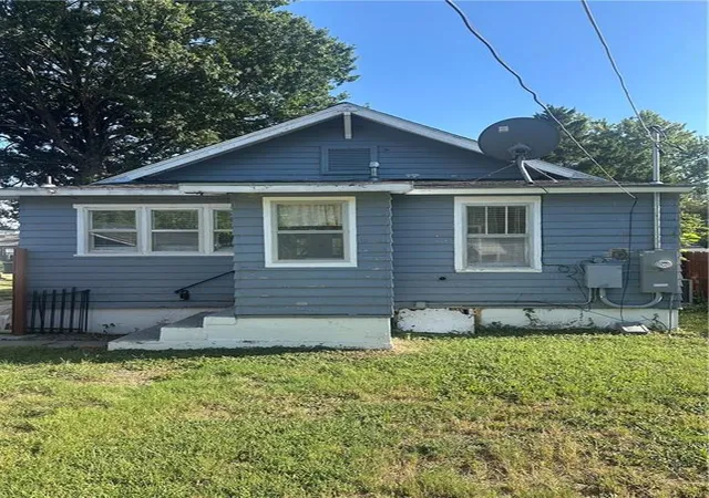 Photo 4 of Single family home for sale at 612 W Forest St, Pittsburg, KS 66762 | MLS# 2639293 | Listing updated on 2026-09-01