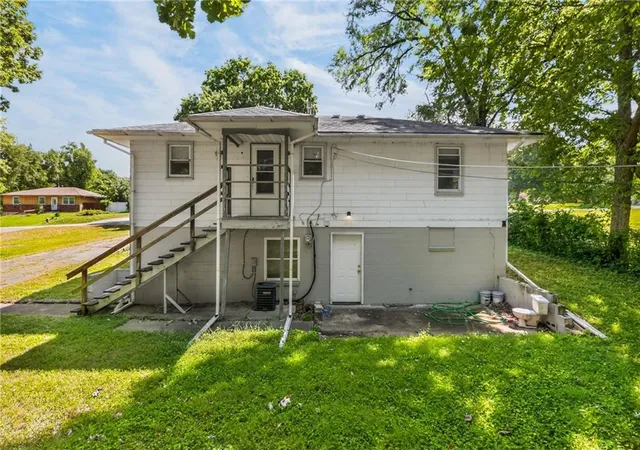 Photo 4 of Sale Pending at 812 N 63Rd St, Kansas City, KS 66102 | MLS# 2639296 | Listing updated on 2026-09-02