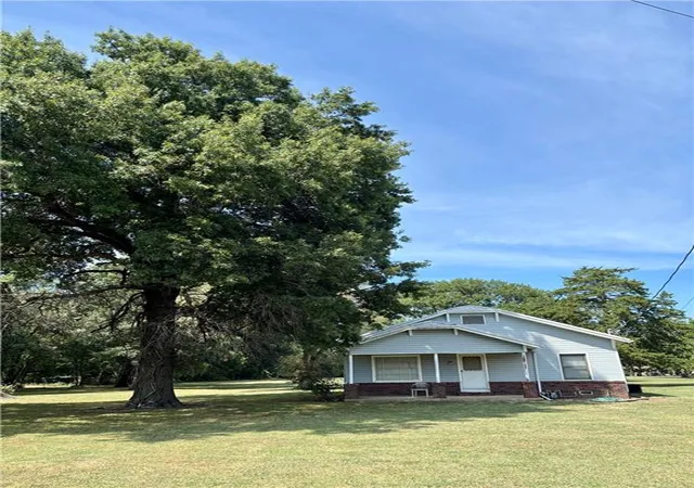 Photo 1 of Sale Pending at 604 W Craig Rd, Pittsburg, KS 66762 | MLS# 2639300 | Listing updated on 2026-09-01