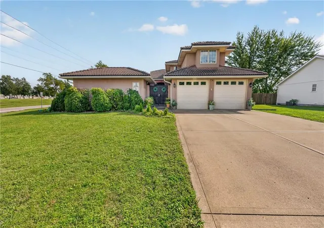 Photo 1 of Single family home for sale at 420 Crown Hill Rd, Excelsior Springs, MO 64024 | MLS# 2639309 | Listing updated on 2026-09-16