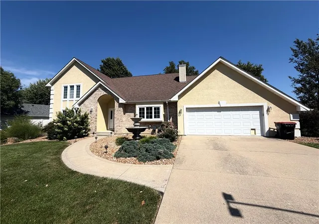 Photo 2 of Single family home for sale at 4135 Apple Ridge Dr, Sedalia, MO 65301 | MLS# 2639311 | Listing updated on 2026-09-02