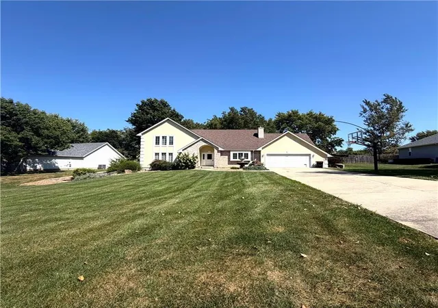 Photo 3 of Single family home for sale at 4135 Apple Ridge Dr, Sedalia, MO 65301 | MLS# 2639311 | Listing updated on 2026-09-02