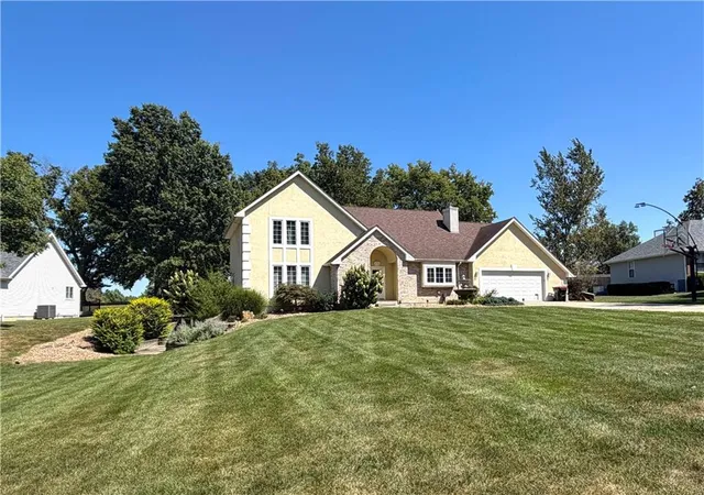 Photo 3 of Single family home for sale at 4135 Apple Ridge Dr, Sedalia, MO 65301 | MLS# 2639311 | Listing updated on 2026-09-02