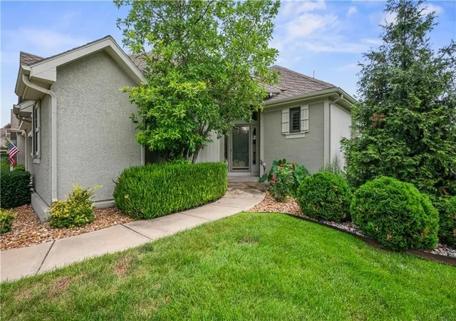 1st image of 19806 W 100th Ter, Lenexa, KS 66220 | MLS# 2639312