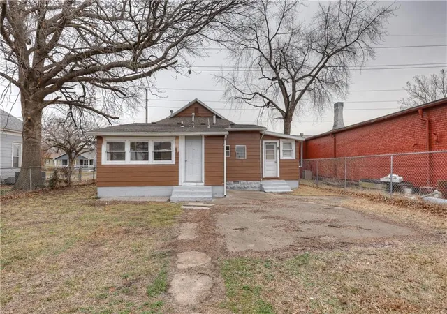 Photo 32 of Multi family home for sale at 703 N Grand St, Pittsburg, KS 66762 | MLS# 2639316 | Listing updated on 2026-09-08