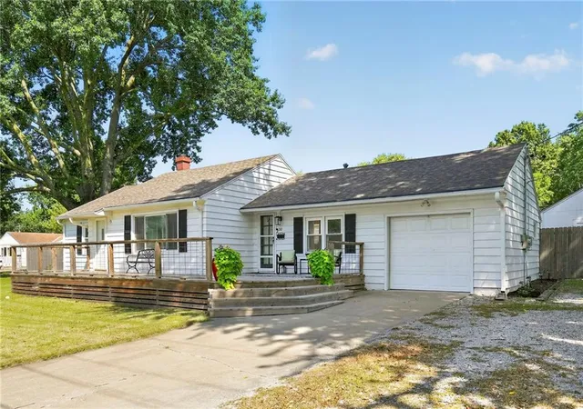 Photo 2 of Sale Pending at 210 Sw 5th Street, Lees Summit, MO 64063 | MLS# 2639317 | Listing updated on 2026-09-02
