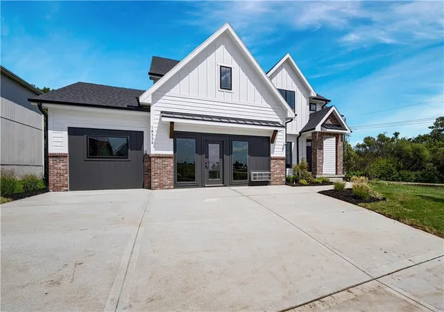 Photo 2 of Single family home for sale at 18330 W 195 St, Spring Hill, KS 66083 | MLS# 2639336 | Listing updated on 2026-10-03