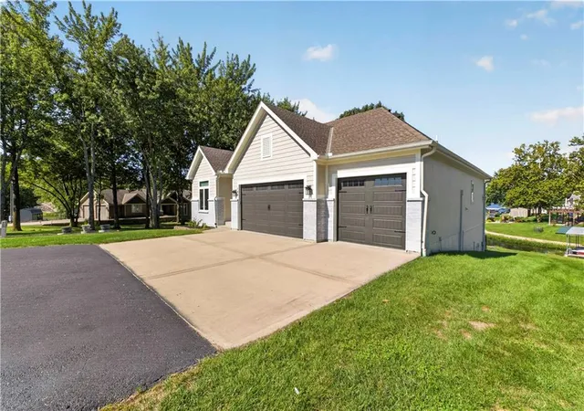 Photo 1 of Sale Pending at 148 Lake Viking Ter, Gallatin, MO 64640 | MLS# 2639353 | Listing updated on 2026-09-02