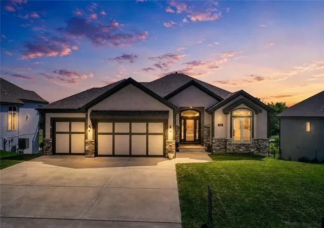 Photo 1 of Single family home for sale at 2605 Ne 92nd St, Kansas City, MO 64156 | MLS# 2639354 | Listing updated on 2026-09-05