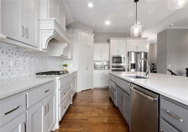 Photo 3 of Single family home for sale at 2605 Ne 92Nd St, Kansas City, MO 64156 | MLS# 2639354 | Listing updated on 2026-09-27