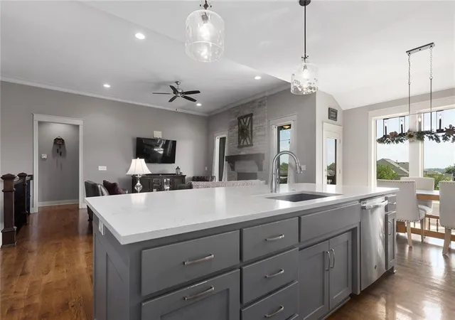 Photo 4 of Single family home for sale at 2605 Ne 92Nd St, Kansas City, MO 64156 | MLS# 2639354 | Listing updated on 2026-09-27