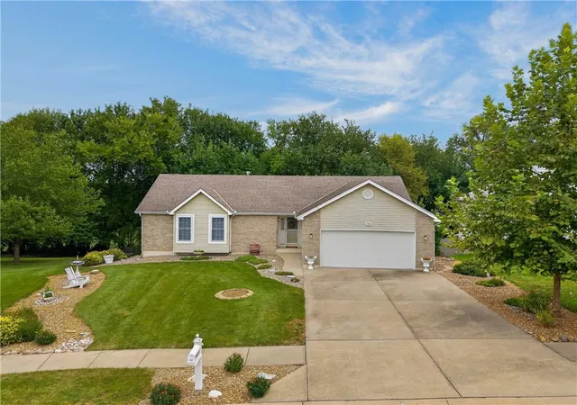 Photo 2 of Sale Pending at 705 Pine Crst Ave, Kearney, MO 64060 | MLS# 2639359 | Listing updated on 2026-09-26