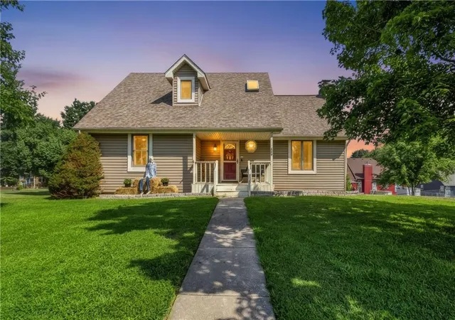Photo 1 of Single family home for sale at 609 Foster Ln, Warrensburg, MO 64093 | MLS# 2639367 | Listing updated on 2026-09-13