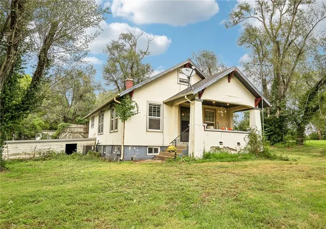 Photo 3 of Single family home for sale at 17237 286th Road, Atchison, KS 66002 | MLS# 2639385 | Listing updated on 2026-10-03