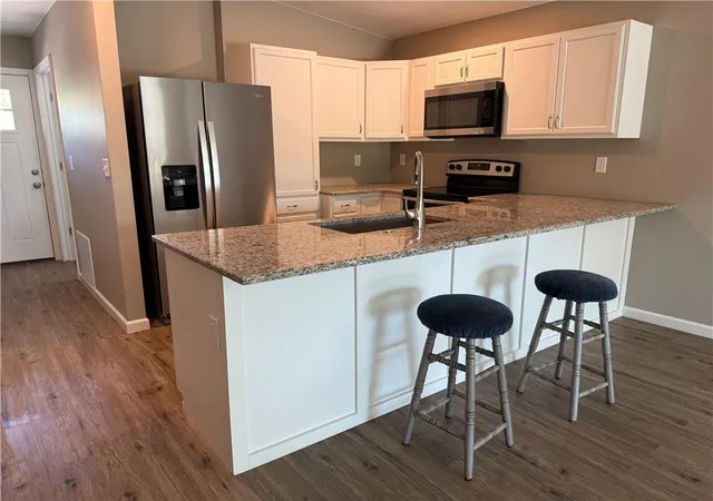 Photo 3 of Single family home for sale at 2 Illinois Dr, Linn Valley, KS 66040 | MLS# 2639397 | Listing updated on 2026-08-29