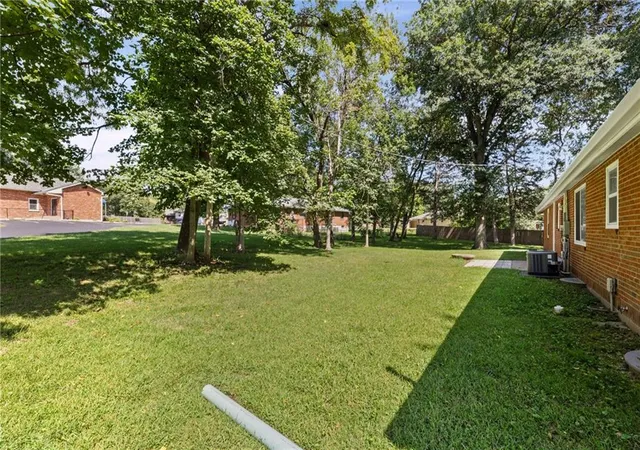 Photo 31 of Single family home for sale at 301 N 169 Hwy, Smithville, MO 64089 | MLS# 2639405 | Listing updated on 2026-08-29