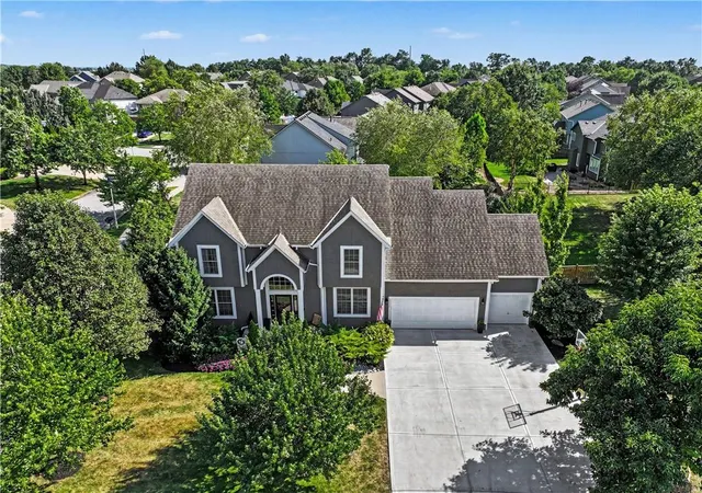 Photo 3 of Single family home for sale at 16915 W 161 St, Olathe, KS 66062 | MLS# 2639406 | Listing updated on 2026-09-17