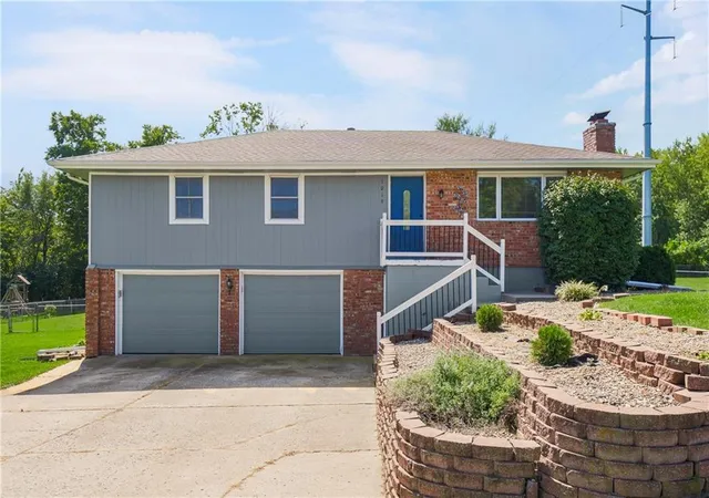 Photo 1 of Sale Pending at 1019 Ne 112th Ter, Kansas City, MO 64155 | MLS# 2639408 | Listing updated on 2026-09-15