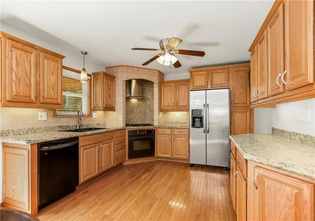 Photo 3 of Sale Pending at 1019 Ne 112Th Ter, Kansas City, MO 64155 | MLS# 2639408 | Listing updated on 2026-09-15