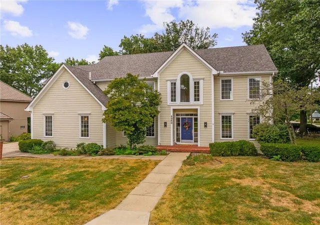 Photo 2 of Sale Pending at 5240 W 127th Terrace, Leawood, KS 66209 | MLS# 2639420 | Listing updated on 2026-09-14