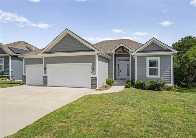Photo 3 of Single family home for sale at 1719 Johnston St, Liberty, MO 64068 | MLS# 2639421 | Listing updated on 2026-09-22