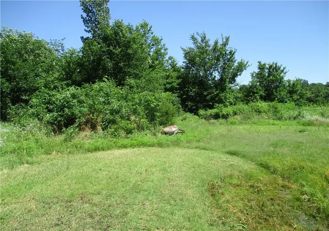 Photo 2 of Single family home for sale at 1101 W 12th St, Baxter Springs, KS 66713 | MLS# 2639432 | Listing updated on 2026-08-29