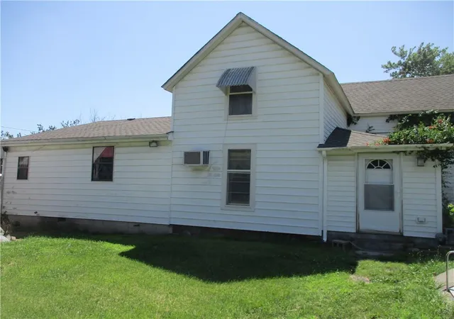 Photo 4 of Single family home for sale at 1101 W 12Th St, Baxter Springs, KS 66713 | MLS# 2639432 | Listing updated on 2026-08-29