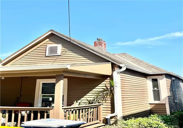Photo 2 of Single family home for sale at 902 W 29th St, Kansas City, MO 64108 | MLS# 2639434 | Listing updated on 2026-08-29