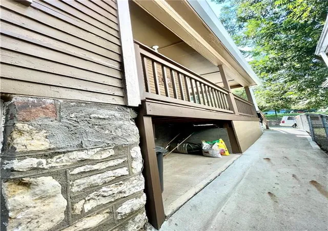 Photo 3 of Single family home for sale at 902 W 29th St, Kansas City, MO 64108 | MLS# 2639434 | Listing updated on 2026-08-29