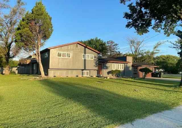 2nd image of 1103 Kasold Dr, Lawrence, KS 66049 | MLS# 2639435