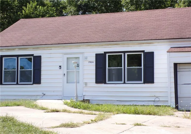 Photo 2 of Single family home for sale at 7924 Prospect Ave, Kansas City, MO 64132 | MLS# 2639436 | Listing updated on 2026-08-29