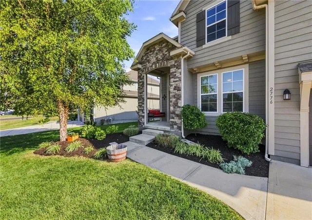 Photo 3 of Single family home for sale at 2776 W Sitka Dr, Olathe, KS 66061 | MLS# 2639439 | Listing updated on 2026-09-29