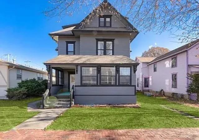 3rd image of 1304 Massachusetts St, Lawrence, KS 660 | MLS# 2639444