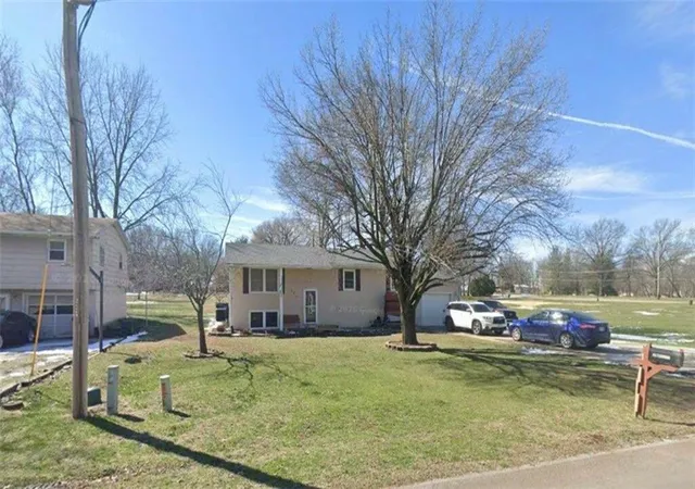 1st image of 446 Thompson St, Brookfield, MO 64628 | MLS# 2639449