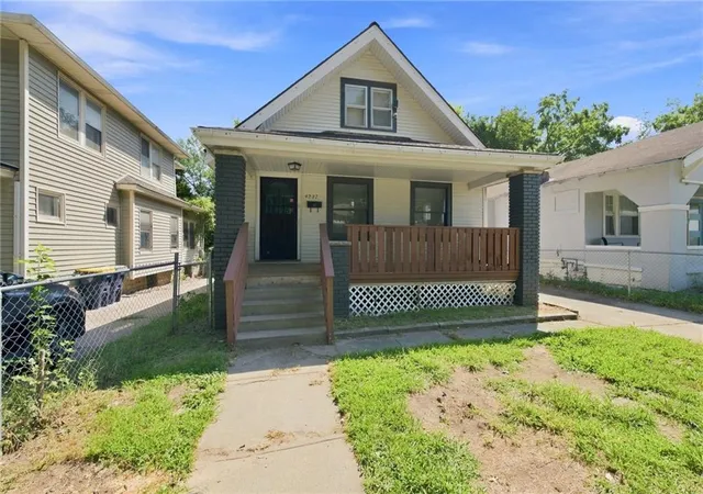 Photo 2 of Single family home for sale at 4237 Agnes Ave, Kansas City, MO 64130 | MLS# 2639452 | Listing updated on 2026-09-29