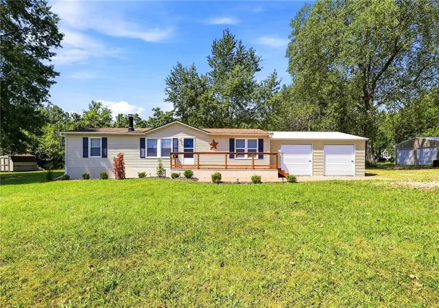Photo 1 of Sale Pending at 806 N Jerry St, Raymore, MO 64083 | MLS# 2639458 | Listing updated on 2026-09-01