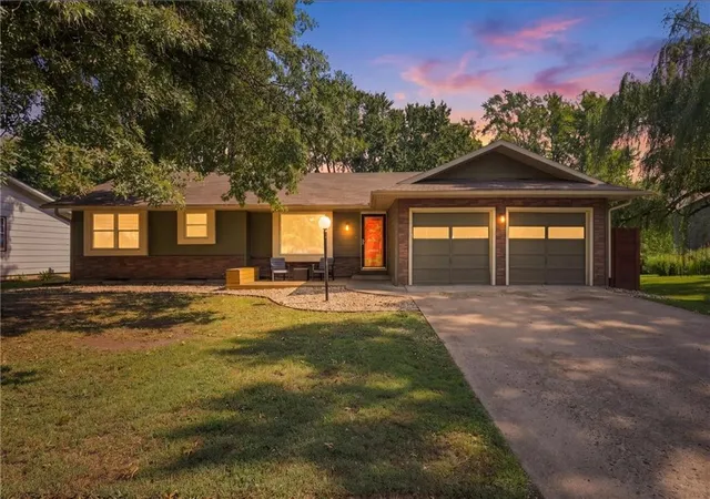 2nd image of 3112 Ranger Dr, Lawrence, KS 66049 | MLS# 2639468