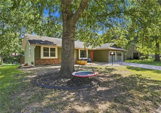 4th image of 3112 Ranger Dr, Lawrence, KS 66049 | MLS# 2639468