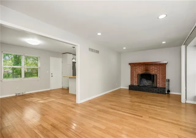 Photo 3 of Single family home for sale at 3116 N 84Th Ter, Kansas City, KS 66109 | MLS# 2639476 | Listing updated on 2026-09-22