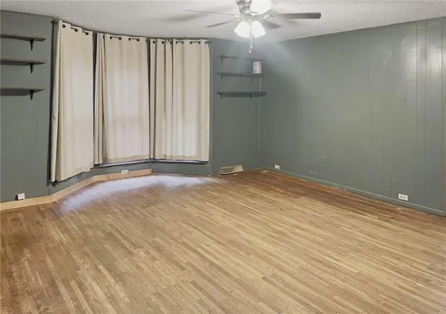 Photo 3 of Single family home for sale at 1138 Elm St, Chillicothe, MO 64601 | MLS# 2639477 | Listing updated on 2026-09-03