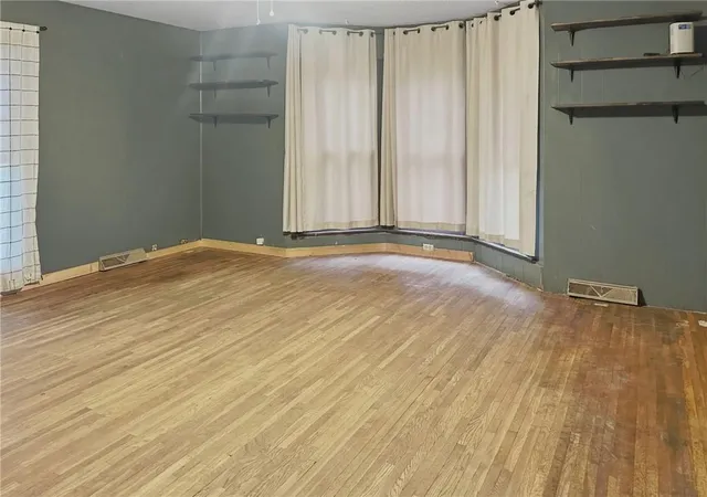 Photo 3 of Single family home for sale at 1138 Elm St, Chillicothe, MO 64601 | MLS# 2639477 | Listing updated on 2026-09-03