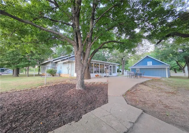 4th image of 1002 W 4Th Ave, Garnett, KS 66032 | MLS# 2639498