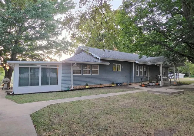 5th image of 1002 W 4Th Ave, Garnett, KS 66032 | MLS# 2639498