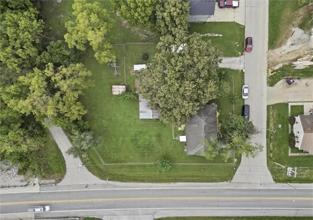 Photo 3 of Single family home for sale at 1300 Kearney Rd, Excelsior Springs, MO 64024 | MLS# 2639512 | Listing updated on 2026-10-07