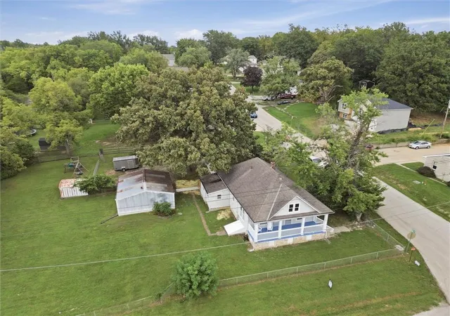 Photo 3 of Single family home for sale at 1300 Kearney Rd, Excelsior Springs, MO 64024 | MLS# 2639512 | Listing updated on 2026-10-07