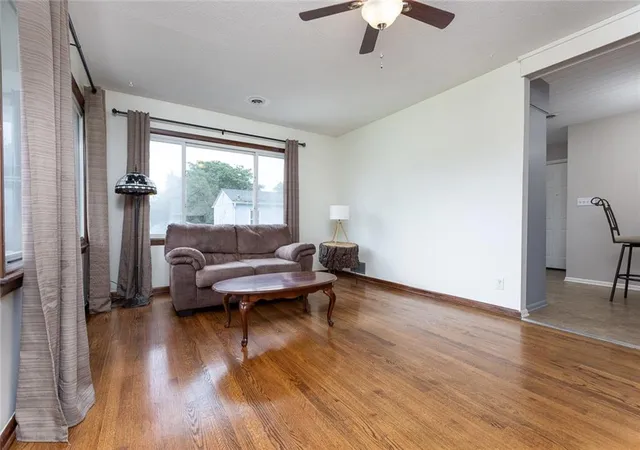 Photo 3 of Single family home for sale at 1405 Ne 72 St, Gladstone, MO 64118 | MLS# 2639513 | Listing updated on 2026-09-13