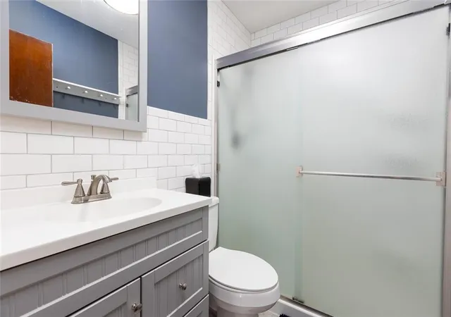 Photo 3 of Single family home for sale at 1405 Ne 72 St, Gladstone, MO 64118 | MLS# 2639513 | Listing updated on 2026-09-29