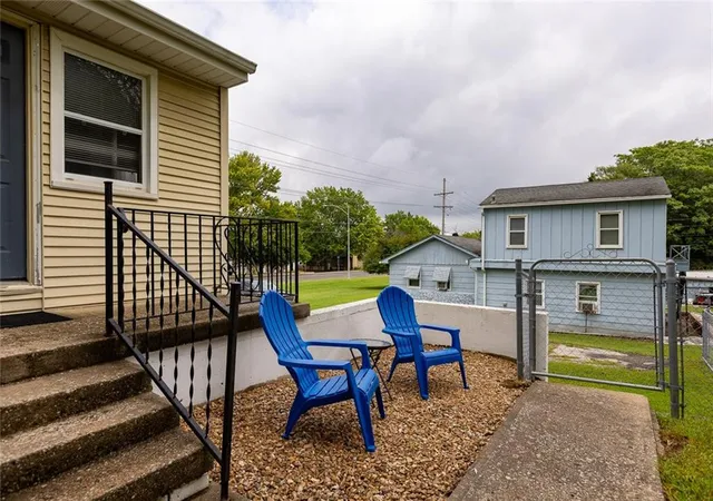 Photo 4 of Single family home for sale at 1405 Ne 72 St, Gladstone, MO 64118 | MLS# 2639513 | Listing updated on 2026-09-29