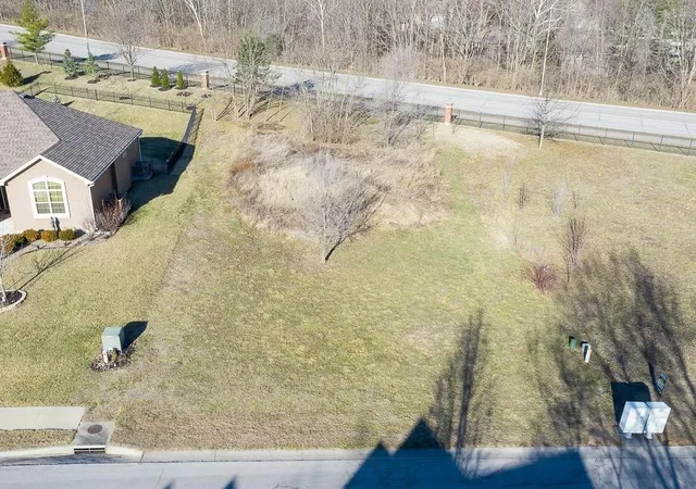 Photo 2 of Sale Pending at 1933 1937 Edgewood Dr, Leavenworth, KS 66048 | MLS# 2639522 | Listing updated on 2026-09-08